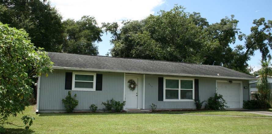 House in DeLand, Florida 2 bedrooms, 103.4 sq.m. № 1337286