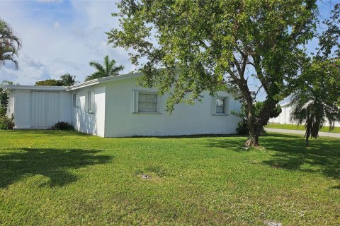 Casa en venta en Pompano Beach, Florida, 2 dormitorios, 123.65 m2 № 1014040 - foto 16