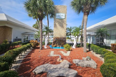 Villa ou maison à vendre à Pompano Beach, Floride: 2 chambres, 123.65 m2 № 1014040 - photo 21