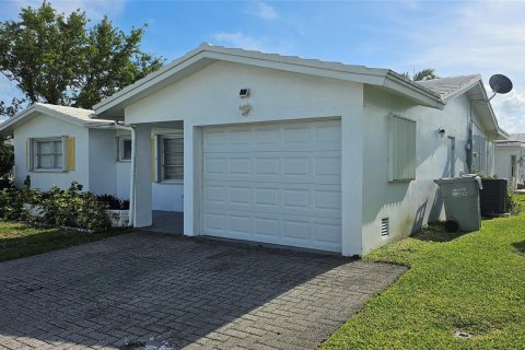 Casa en venta en Pompano Beach, Florida, 2 dormitorios, 123.65 m2 № 1014040 - foto 14