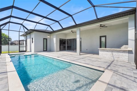 Villa ou maison à vendre à Cape Coral, Floride: 4 chambres, 215.25 m2 № 1332915 - photo 15