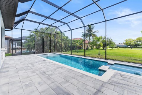 Villa ou maison à vendre à Cape Coral, Floride: 4 chambres, 215.25 m2 № 1332915 - photo 16