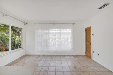 House in Miami Shores, Florida 4 bedrooms, 173.63 sq.m. № 1332872 - photo 4