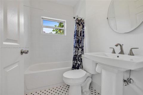 Casa en venta en Miami Shores, Florida, 4 dormitorios, 173.63 m2 № 1332872 - foto 8