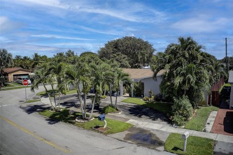 Villa ou maison à vendre à Cooper City, Floride: 3 chambres, 159.7 m2 № 1332917 - photo 3