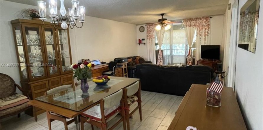 Condo in Lauderdale Lakes, Florida, 2 bedrooms  № 1281706