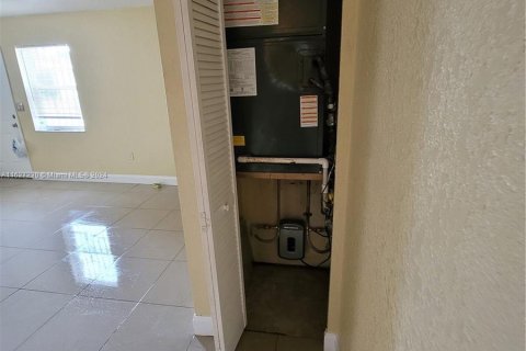 Immobilier commercial à vendre à Miami, Floride: 158.86 m2 № 1281703 - photo 7