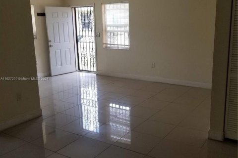 Immobilier commercial à vendre à Miami, Floride: 158.86 m2 № 1281703 - photo 6