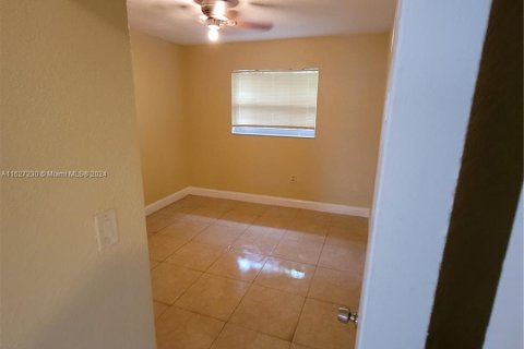 Immobilier commercial à vendre à Miami, Floride: 158.86 m2 № 1281703 - photo 11