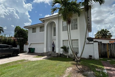 Villa ou maison à vendre à Miami, Floride: 4 chambres, 241.64 m2 № 1391838 - photo 2