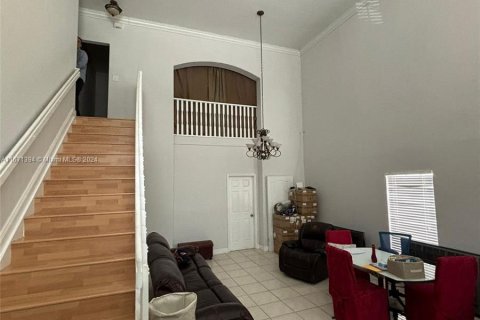 Casa en venta en Miami, Florida, 4 dormitorios, 241.64 m2 № 1391838 - foto 9