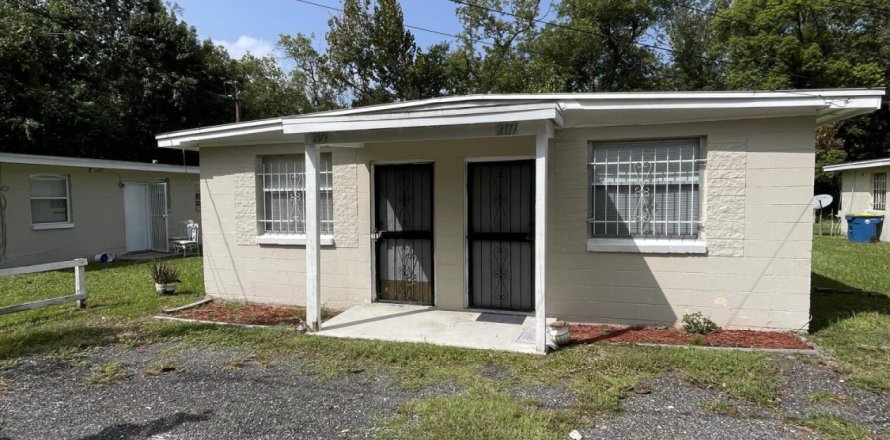 House in Jacksonville, Florida 2 bedrooms, 74.32 sq.m. № 773979