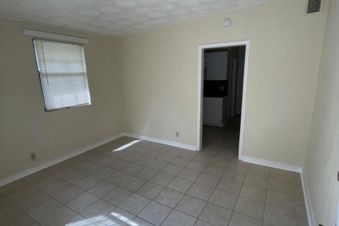 House in Jacksonville, Florida 2 bedrooms, 74.32 sq.m. № 773979 - photo 3