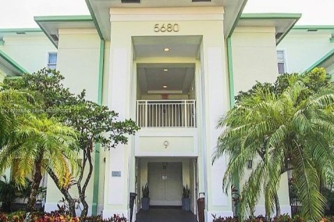 Condominio en venta en Doral, Florida, 3 dormitorios, 192.31 m2 № 658681 - foto 1