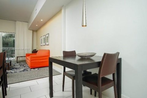 Condominio en venta en Doral, Florida, 3 dormitorios, 192.31 m2 № 658681 - foto 3