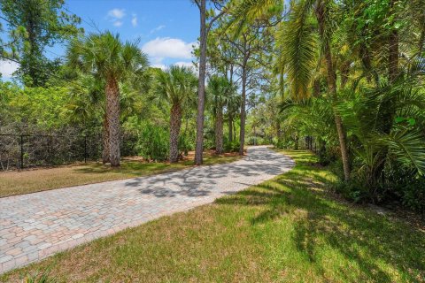 House in Palm City, Florida 7 bedrooms, 508.73 sq.m. № 1224840 - photo 2