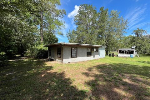 House in Homosassa, Florida 4 bedrooms, 117.06 sq.m. № 1346491 - photo 1