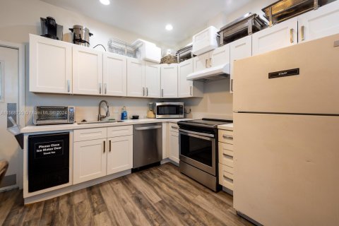 Condo in Fort Lauderdale, Florida, 1 bedroom  № 1177603 - photo 26