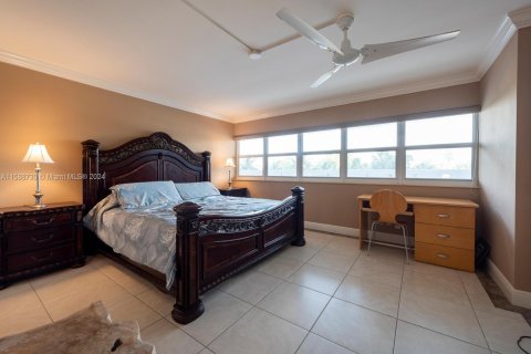 Condo in Fort Lauderdale, Florida, 1 bedroom  № 1177603 - photo 16