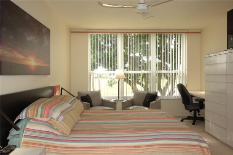 Condo in Pompano Beach, Florida, 3 bedrooms  № 970249 - photo 23