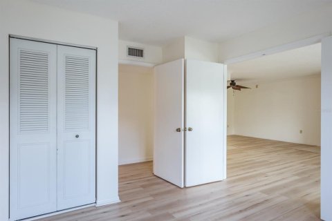 Condo in Tarpon Springs, Florida, 3 bedrooms  № 1342558 - photo 27