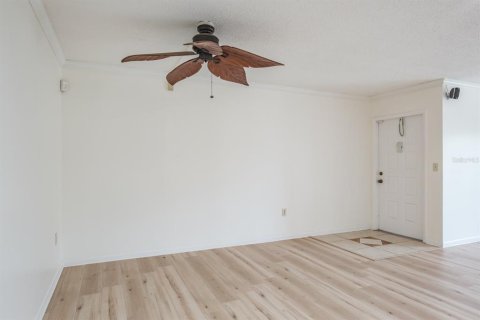 Condo in Tarpon Springs, Florida, 3 bedrooms  № 1342558 - photo 12