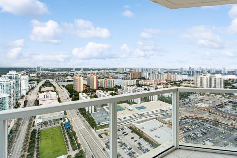 Copropriété à louer à Sunny Isles Beach, Floride: 2 chambres, 132.2 m2 № 120272 - photo 3