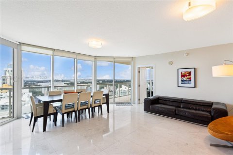 Copropriété à louer à Sunny Isles Beach, Floride: 2 chambres, 132.2 m2 № 120272 - photo 8