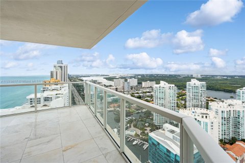 Copropriété à louer à Sunny Isles Beach, Floride: 2 chambres, 132.2 m2 № 120272 - photo 4