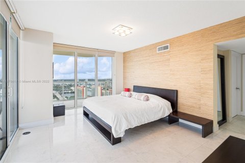 Copropriété à louer à Sunny Isles Beach, Floride: 2 chambres, 132.2 m2 № 120272 - photo 9