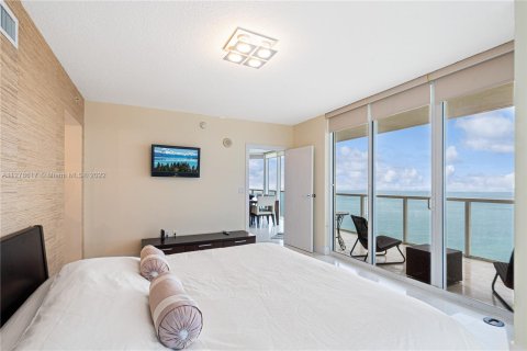 Copropriété à louer à Sunny Isles Beach, Floride: 2 chambres, 132.2 m2 № 120272 - photo 11