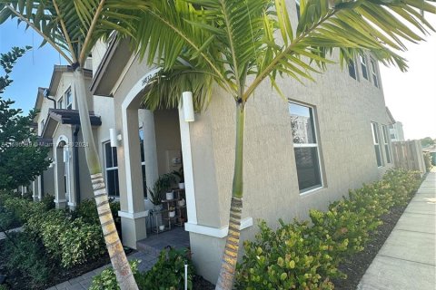 Townhouse in Homestead, Florida 3 bedrooms, 153.1 sq.m. № 1424060 - photo 2