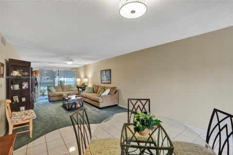 Copropriété à vendre à Coconut Creek, Floride: 2 chambres, 107.4 m2 № 1378819 - photo 12