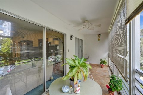 Condominio en venta en Coconut Creek, Florida, 2 dormitorios, 107.4 m2 № 1378819 - foto 28