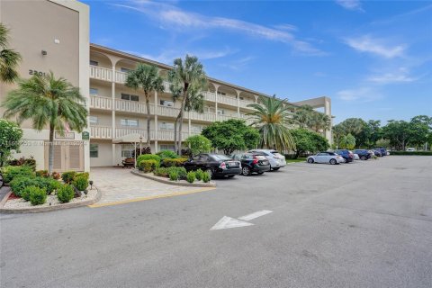 Copropriété à vendre à Coconut Creek, Floride: 2 chambres, 107.4 m2 № 1378819 - photo 3