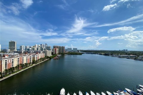 Condominio en venta en Sunny Isles Beach, Florida, 2 dormitorios, 118.45 m2 № 1360450 - foto 4