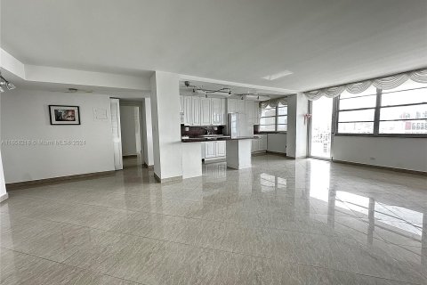 Condominio en venta en Sunny Isles Beach, Florida, 2 dormitorios, 118.45 m2 № 1360450 - foto 5