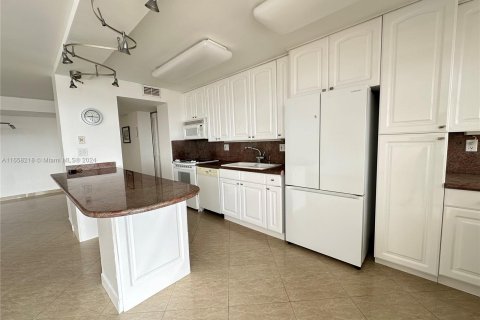 Copropriété à vendre à Sunny Isles Beach, Floride: 2 chambres, 118.45 m2 № 1360450 - photo 8