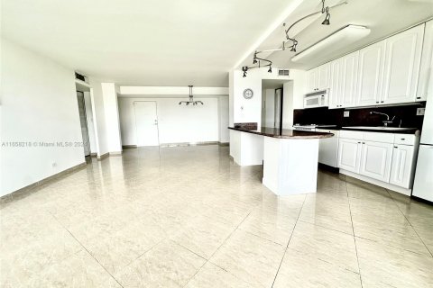 Copropriété à vendre à Sunny Isles Beach, Floride: 2 chambres, 118.45 m2 № 1360450 - photo 6