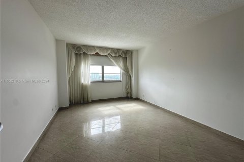 Condominio en venta en Sunny Isles Beach, Florida, 2 dormitorios, 118.45 m2 № 1360450 - foto 14