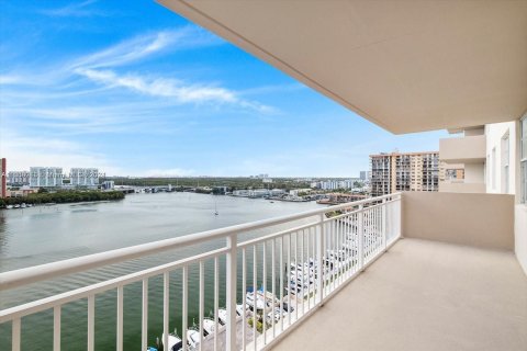 Copropriété à vendre à Sunny Isles Beach, Floride: 2 chambres, 118.45 m2 № 1360450 - photo 2