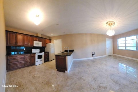 Condo in Pompano Beach, Florida, 2 bedrooms  № 1154092 - photo 21