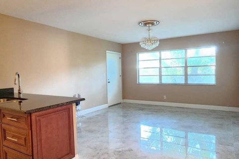 Copropriété à vendre à Pompano Beach, Floride: 2 chambres, 76.74 m2 № 1154092 - photo 17