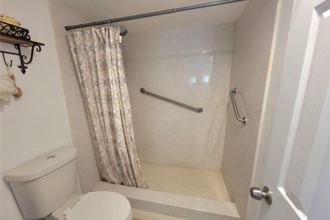 Condo in North Lauderdale, Florida, 2 bedrooms  № 1179777 - photo 19