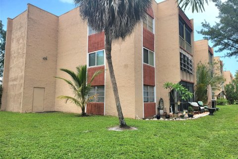 Copropriété à vendre à North Lauderdale, Floride: 2 chambres, 107.77 m2 № 1179777 - photo 13