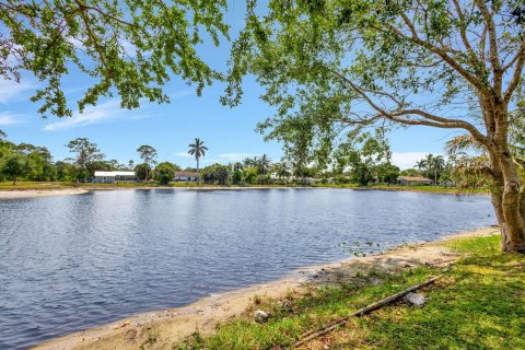 Villa ou maison à vendre à Hobe Sound, Floride: 3 chambres, 156.63 m2 № 1179737 - photo 2