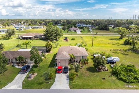 Villa ou maison à vendre à Punta Gorda, Floride: 2 chambres, 120.03 m2 № 966739 - photo 3