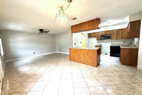 Casa en venta en Orlando, Florida, 3 dormitorios, 127.28 m2 № 1382431 - foto 3