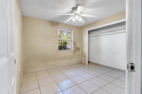 House in West Park, Florida 3 bedrooms, 97.27 sq.m. № 1154220 - photo 8