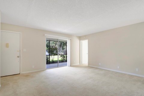 Condo in Jupiter, Florida, 2 bedrooms  № 1154266 - photo 19